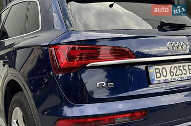Внедорожник / Кроссовер Audi Q5 2021 в 