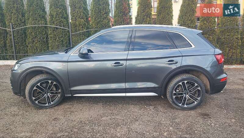 Внедорожник / Кроссовер Audi Q5 2017 в Дрогобыче