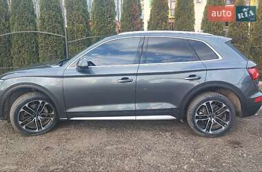 Внедорожник / Кроссовер Audi Q5 2017 в 