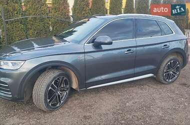Внедорожник / Кроссовер Audi Q5 2017 в 