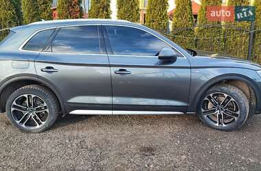 Внедорожник / Кроссовер Audi Q5 2017 в 