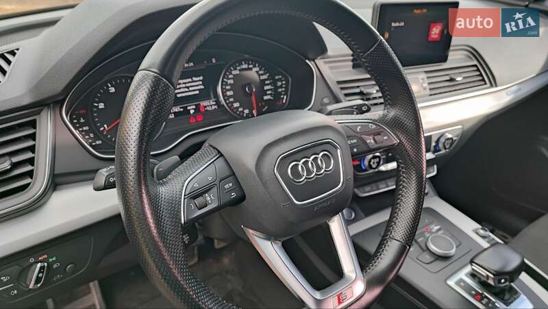 Внедорожник / Кроссовер Audi Q5 2017 в Дрогобыче