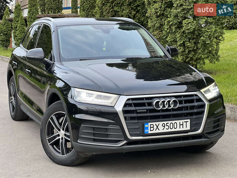 Внедорожник / Кроссовер Audi Q5 2018 в 