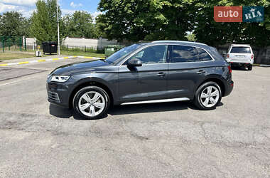 Внедорожник / Кроссовер Audi Q5 2017 в 
