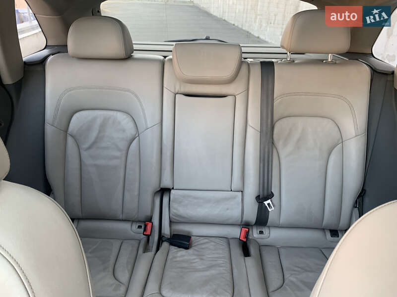 Внедорожник / Кроссовер Audi Q5 2011 в Киеве