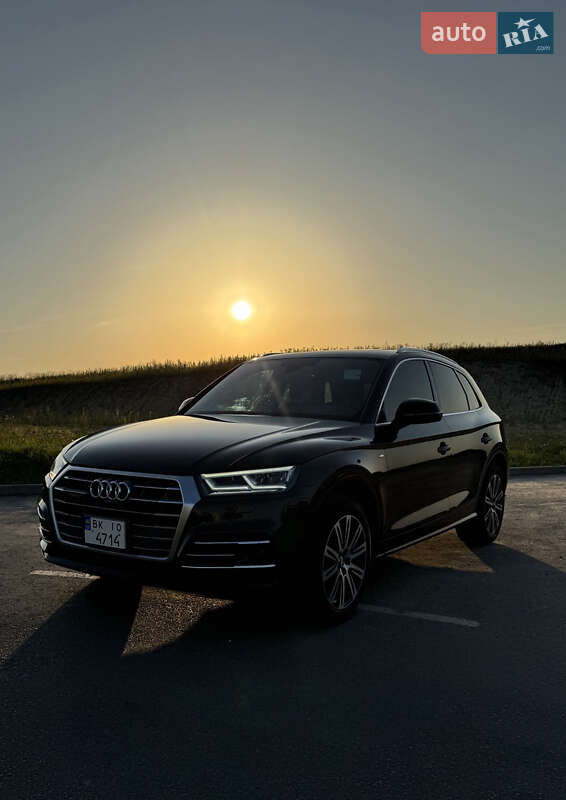 Внедорожник / Кроссовер Audi Q5 2017 в 