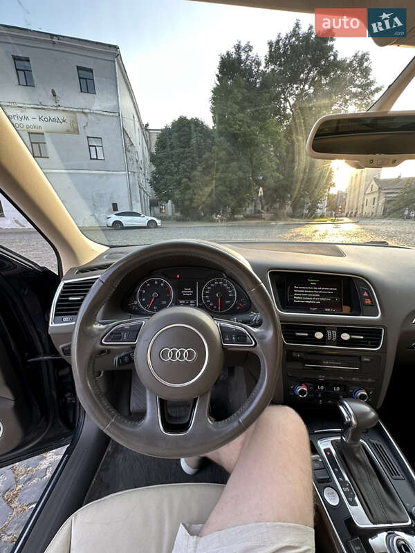 Позашляховик / Кросовер Audi Q5 2016 в Луцьку