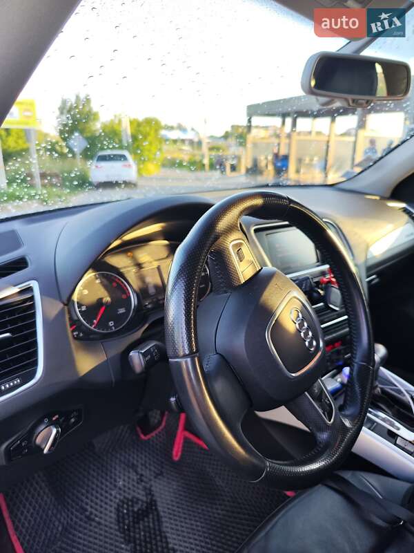 Внедорожник / Кроссовер Audi Q5 2010 в Львове