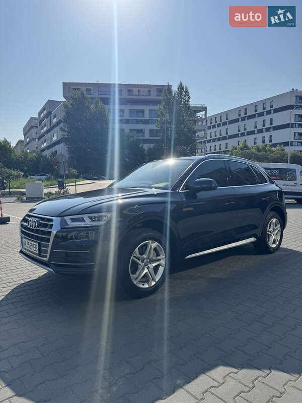 Внедорожник / Кроссовер Audi Q5 2018 в Ужгороде