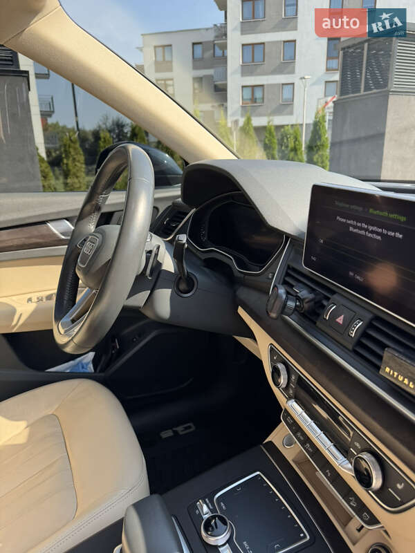Внедорожник / Кроссовер Audi Q5 2018 в Ужгороде