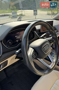 Внедорожник / Кроссовер Audi Q5 2018 в 