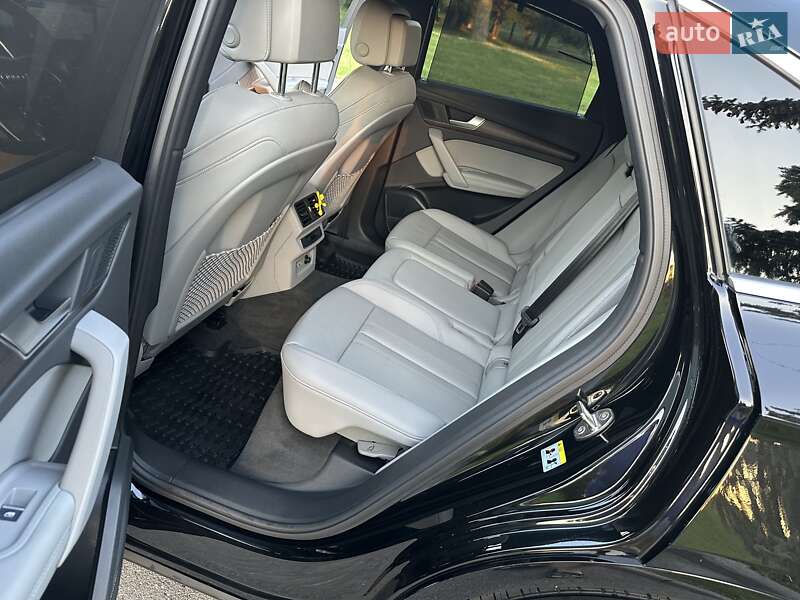 Внедорожник / Кроссовер Audi Q5 2022 в Киеве