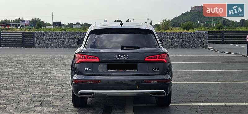 Внедорожник / Кроссовер Audi Q5 2018 в Мукачево
