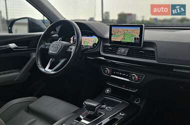 Внедорожник / Кроссовер Audi Q5 2018 в 