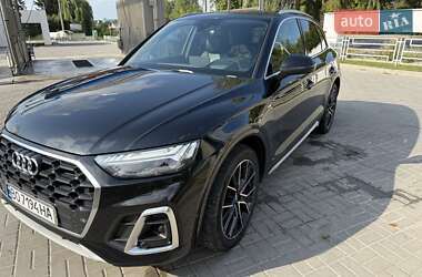 Позашляховик / Кросовер Audi Q5 2020 в 