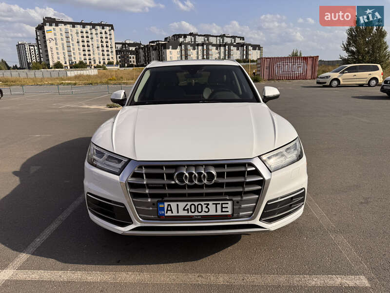 Внедорожник / Кроссовер Audi Q5 2017 в Софиевской Борщаговке