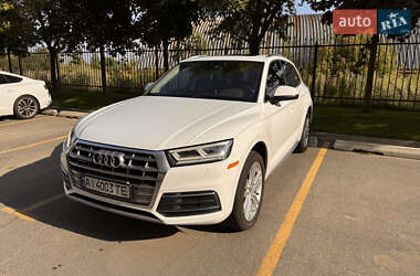 Внедорожник / Кроссовер Audi Q5 2017 в 