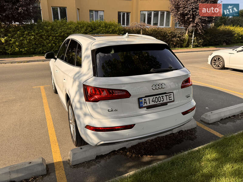 Внедорожник / Кроссовер Audi Q5 2017 в Софиевской Борщаговке