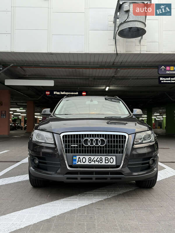 Внедорожник / Кроссовер Audi Q5 2010 в Киеве