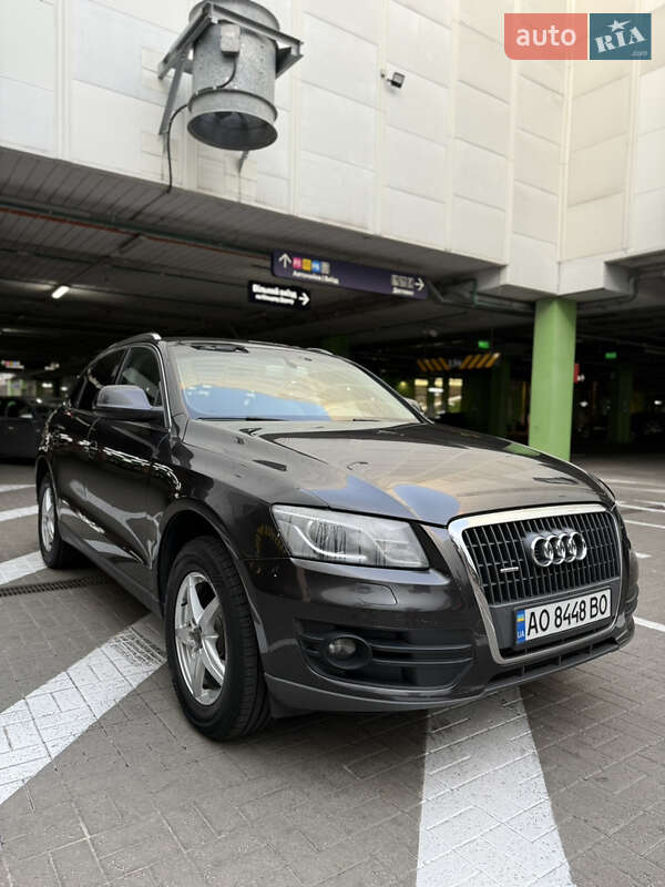 Внедорожник / Кроссовер Audi Q5 2010 в Киеве