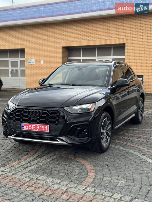 Внедорожник / Кроссовер Audi Q5 2021 в 