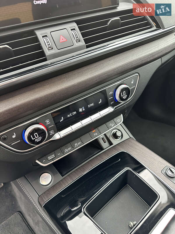 Внедорожник / Кроссовер Audi Q5 2021 в Луцке