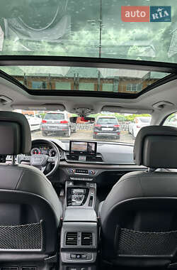 Внедорожник / Кроссовер Audi Q5 2021 в 