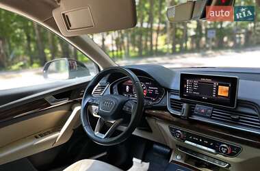 Внедорожник / Кроссовер Audi Q5 2017 в 