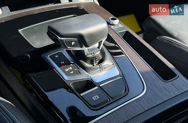 Внедорожник / Кроссовер Audi Q5 2022 в 