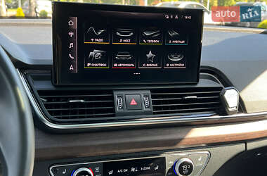 Внедорожник / Кроссовер Audi Q5 2022 в 