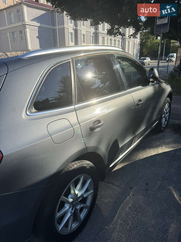 Внедорожник / Кроссовер Audi Q5 2012 в Чернигове