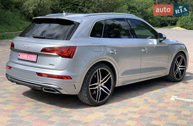 Внедорожник / Кроссовер Audi Q5 2021 в 