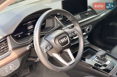 Внедорожник / Кроссовер Audi Q5 2021 в 