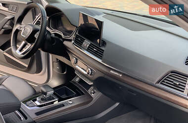 Внедорожник / Кроссовер Audi Q5 2021 в 