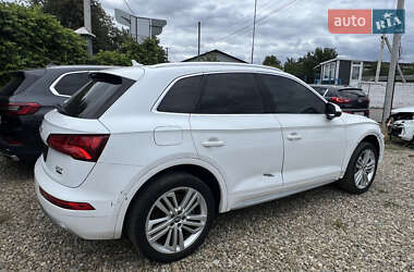 Внедорожник / Кроссовер Audi Q5 2018 в 
