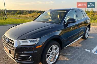 Внедорожник / Кроссовер Audi Q5 2018 в 