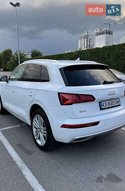 Внедорожник / Кроссовер Audi Q5 2018 в 