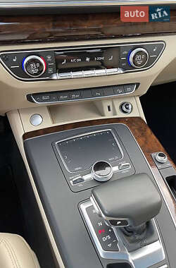 Внедорожник / Кроссовер Audi Q5 2018 в 