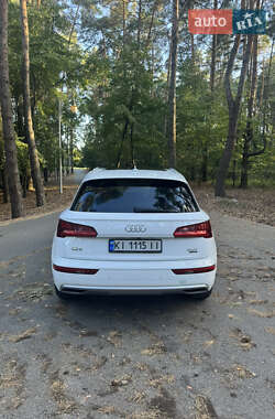 Внедорожник / Кроссовер Audi Q5 2018 в 