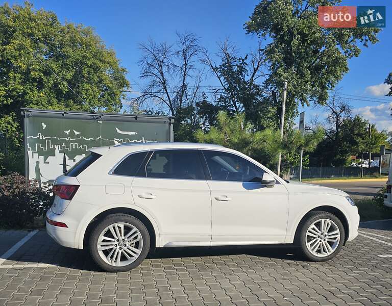 Внедорожник / Кроссовер Audi Q5 2017 в Киеве