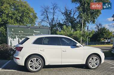 Внедорожник / Кроссовер Audi Q5 2017 в 