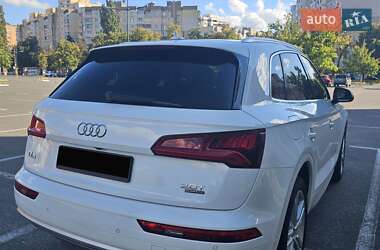 Внедорожник / Кроссовер Audi Q5 2017 в 