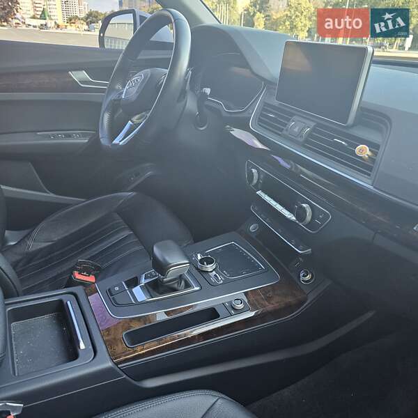 Внедорожник / Кроссовер Audi Q5 2017 в Киеве