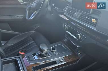 Внедорожник / Кроссовер Audi Q5 2017 в 