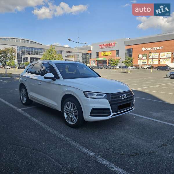 Внедорожник / Кроссовер Audi Q5 2017 в Киеве