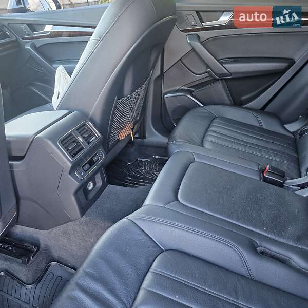 Внедорожник / Кроссовер Audi Q5 2017 в Киеве