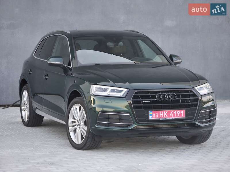 Внедорожник / Кроссовер Audi Q5 2018 в 