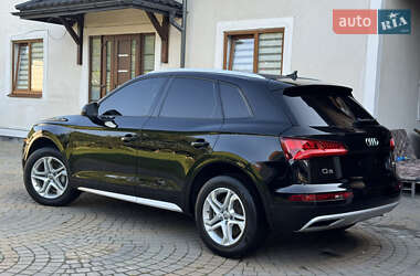Внедорожник / Кроссовер Audi Q5 2018 в 