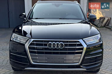 Внедорожник / Кроссовер Audi Q5 2018 в 