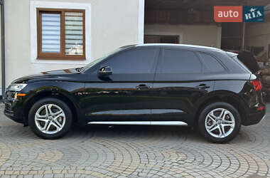 Внедорожник / Кроссовер Audi Q5 2018 в 